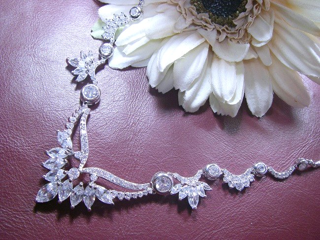 �L���[�r�b�N�W���R�j�A�@�l�b�N���X�@�u���C�_���@�S�[�W���X�@