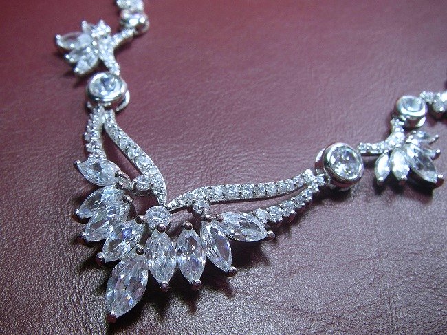 �L���[�r�b�N�W���R�j�A�@�l�b�N���X�@�u���C�_���@�S�[�W���X�@