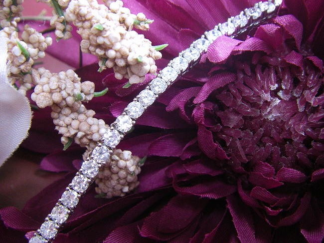 �e�j�X�l�b�N���X�@�L���[�r�b�N�W���R�j�A