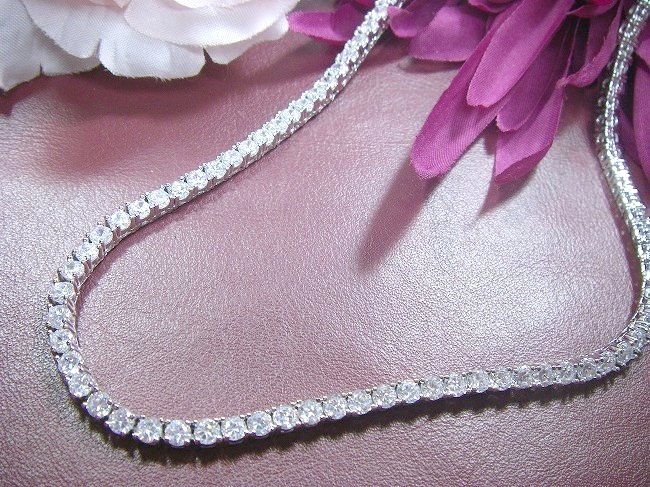 �e�j�X�l�b�N���X�@�L���[�r�b�N�W���R�j�A