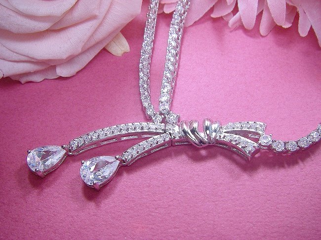 �e�j�X�l�b�N���X�@�L���[�r�b�N�W���R�j�A