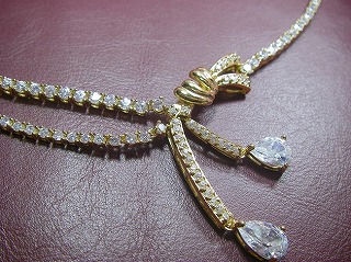 �e�j�X�l�b�N���X�@�L���[�r�b�N�W���R�j�A