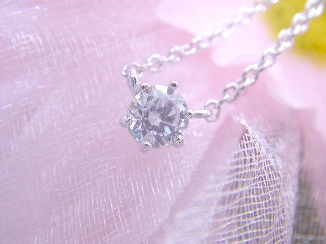 �L���[�r�b�N�W���R�j�A�̃y���_���g�@���E���h�u�����A���g�J�b�g