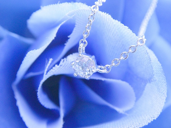 �L���[�r�b�N�W���R�j�A�̃y���_���g�@���E���h�u�����A���g�J�b�g