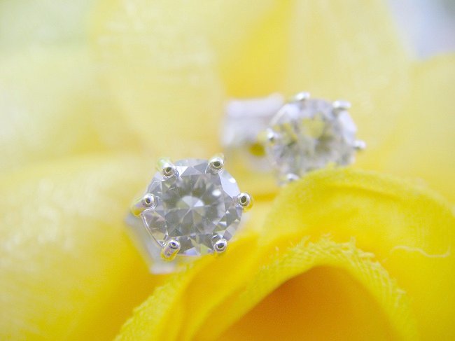 �L���[�r�b�N�W���R�j�A�E�A�N�Z�T���[�@�C�������O