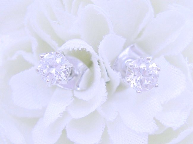 �L���[�r�b�N�W���R�j�A�E�A�N�Z�T���[�@�C�������O