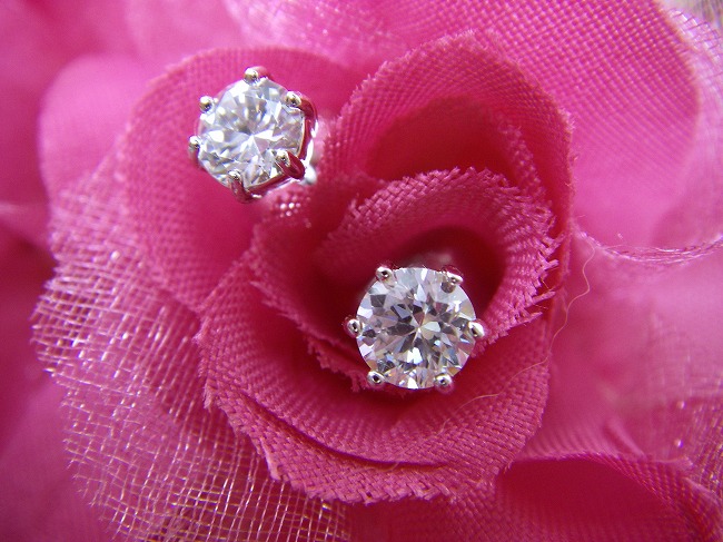 �L���[�r�b�N�W���R�j�A�E�A�N�Z�T���[�@�C�������O