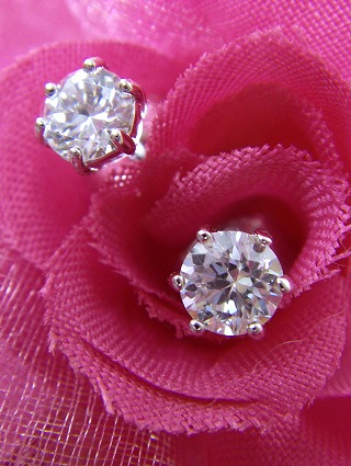 �L���[�r�b�N�W���R�j�A�E�A�N�Z�T���[�@�C�������O