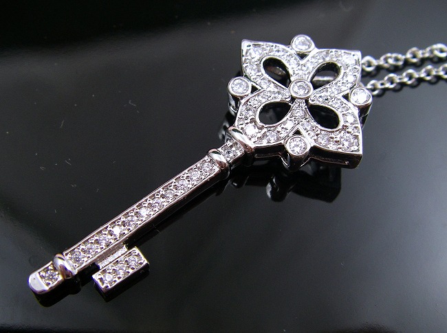 �i�l�t�j�N���[�o�[���L�[�i���j���`�[�t�@�y���_���g