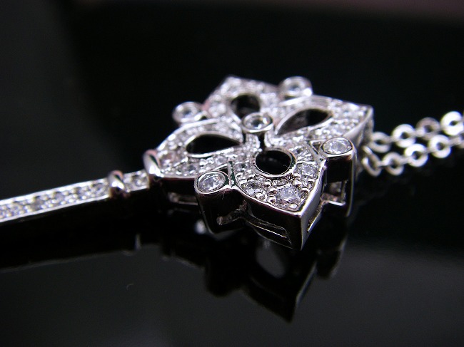 �i�l�t�j�N���[�o�[���L�[�i���j���`�[�t�@�y���_���g