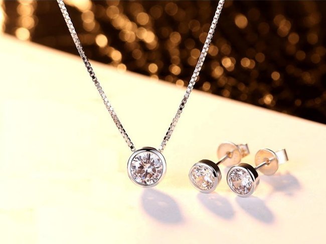 CZ �L���[�r�b�N�W���R�j�A�@�y���_���g�@�s�A�X