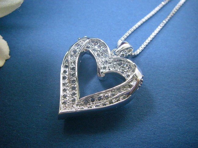 �I�[�v���n�[�g�@CZ�@�L���[�r�b�N�W���R�j�A�@�y���_���g�@�A�N�Z�T���[�V���b�v�@���̏��_