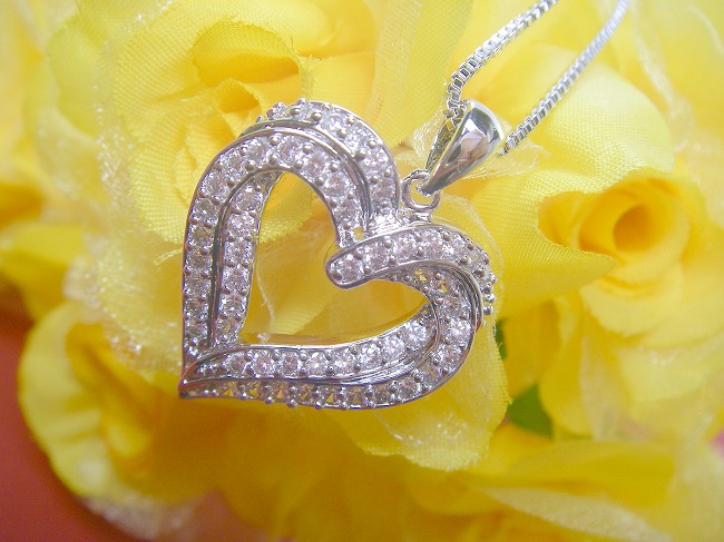 �I�[�v���n�[�g�@CZ�@�L���[�r�b�N�W���R�j�A�@�y���_���g�@�A�N�Z�T���[�V���b�v�@���̏��_