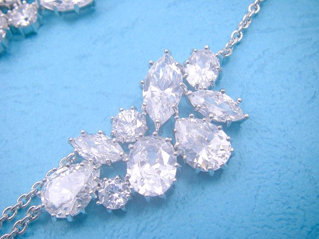 �A�N�Z�T���[�@�l�b�N���X