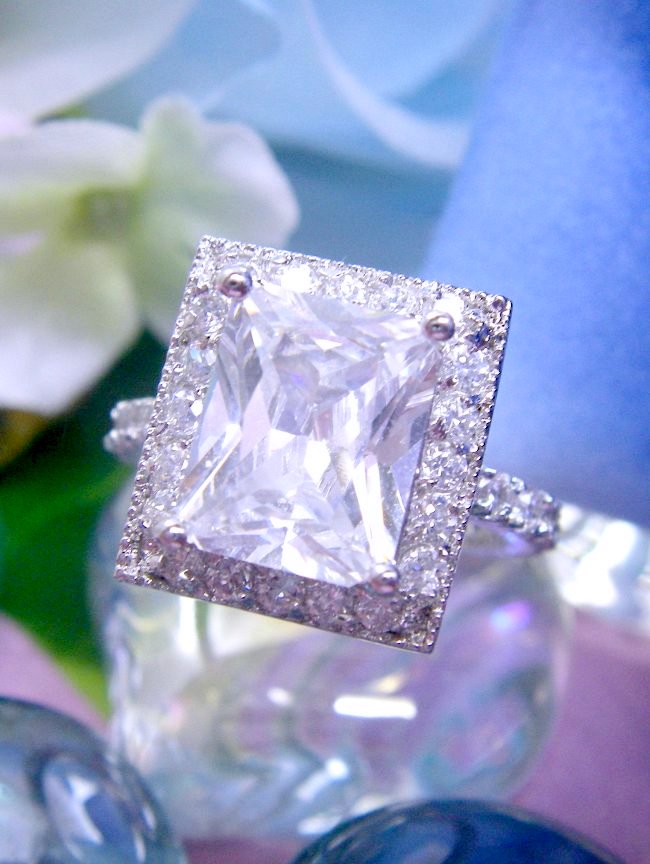 キュービックジルコニアのリング