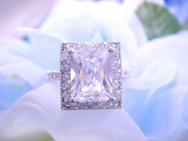 キュービックジルコニアのリング