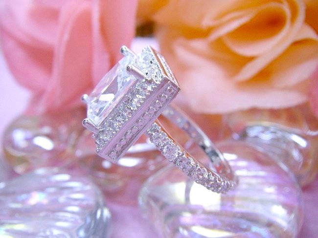 キュービックジルコニアのリング