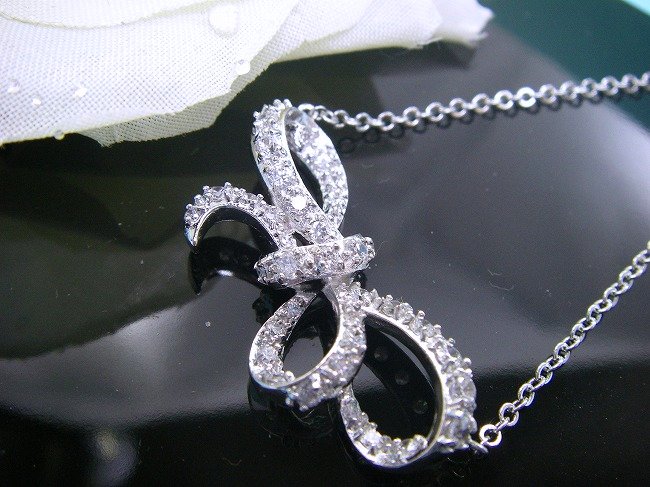 �L���[�r�b�N�W���R�j�A�̃y���_���g�@���{�����`�[�t