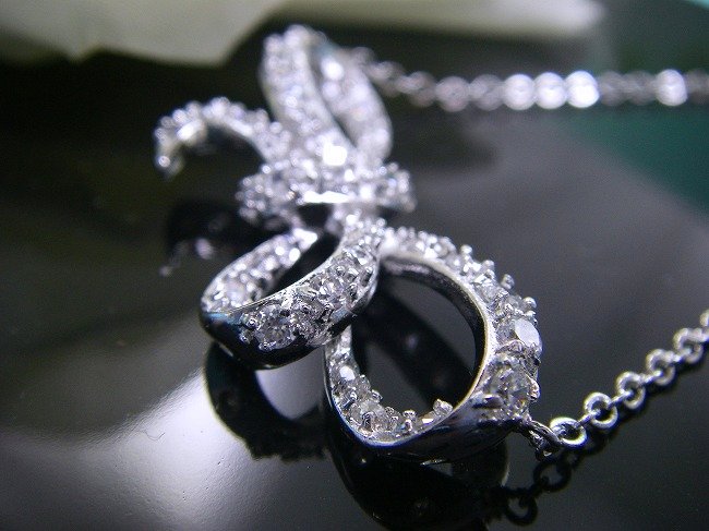 �L���[�r�b�N�W���R�j�A�̃y���_���g�@���{�����`�[�t