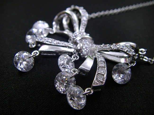 �L���[�r�b�N�W���R�j�A�̃y���_���g�@���{�����`�[�t