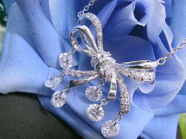 �L���[�r�b�N�W���R�j�A�̃y���_���g�@���{�����`�[�t