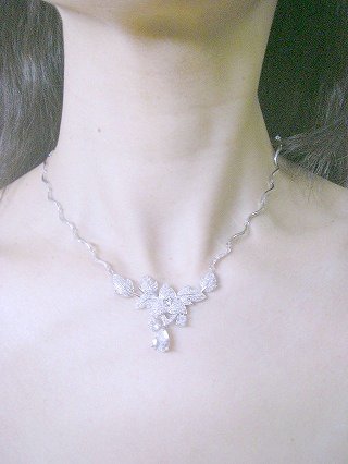 �L���[�r�b�N�W���R�j�A�̃l�b�N���X�@CZ�A�N�Z�T���[