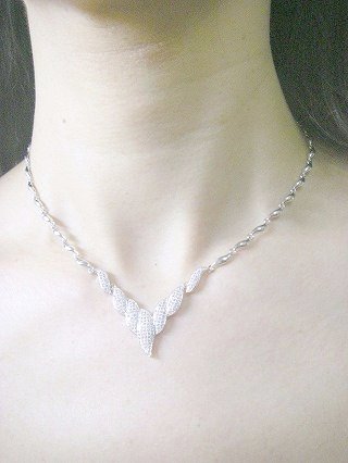 �L���[�r�b�N�W���R�j�A�@�l�b�N���X