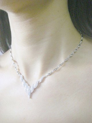 �L���[�r�b�N�W���R�j�A�@�l�b�N���X