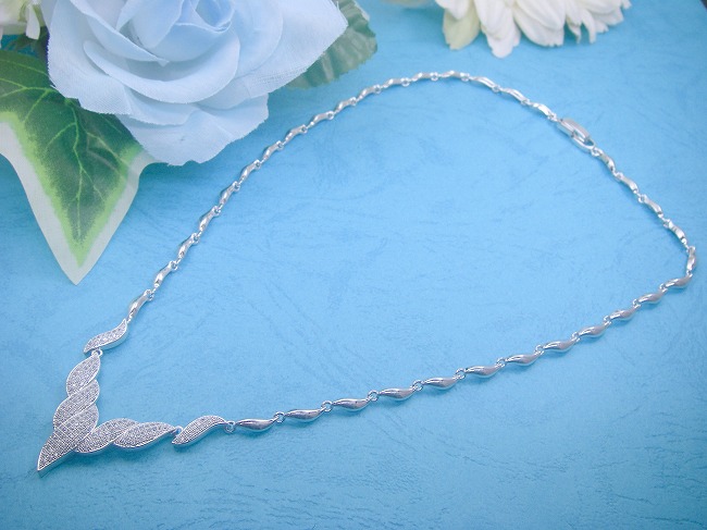 �L���[�r�b�N�W���R�j�A�@�l�b�N���X