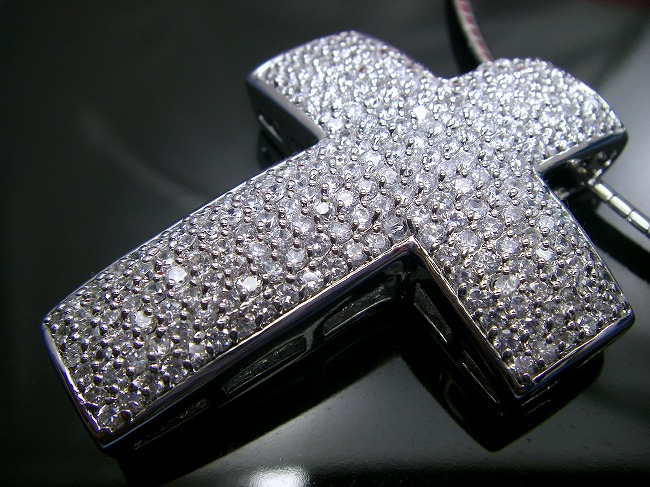 cz�A�N�Z�T���[�@�I���K�E�l�b�N���X �N���X���`�[�t