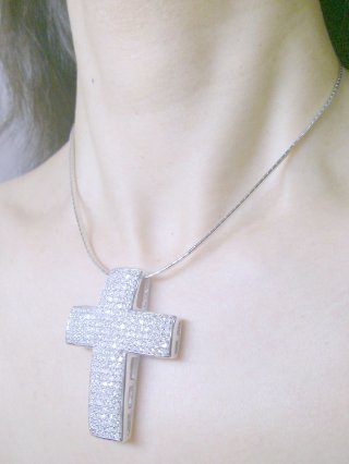 cz�A�N�Z�T���[�@���r�[�̃I���K�E�l�b�N���X