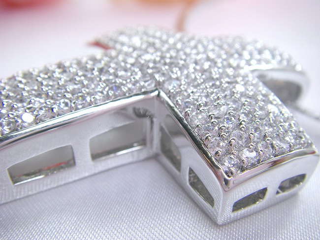 cz�A�N�Z�T���[�@�I���K�E�l�b�N���X �N���X���`�[�t