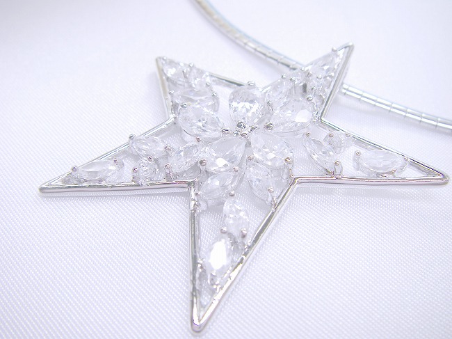 cz�A�N�Z�T���[�@�I���K�E�l�b�N���X �����`�[�t