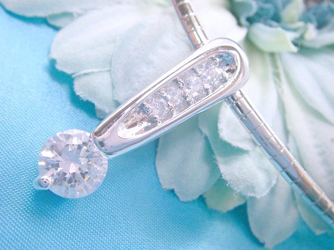 cz�A�N�Z�T���[�@�I���K�E�l�b�N���X