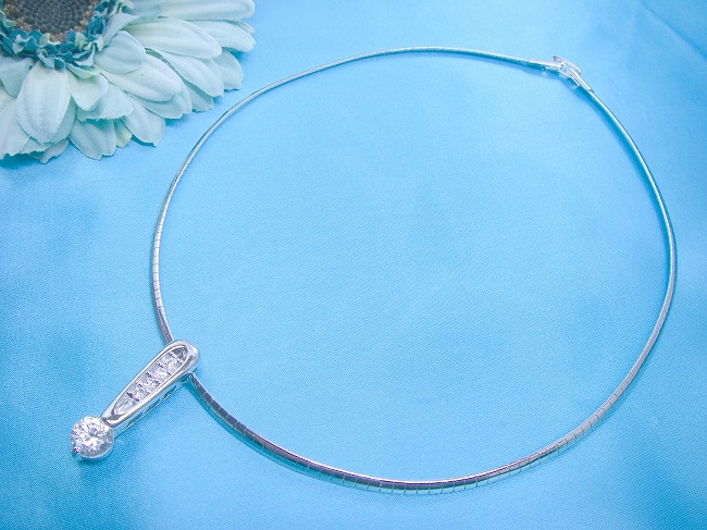 cz�A�N�Z�T���[�@�I���K�E�l�b�N���X