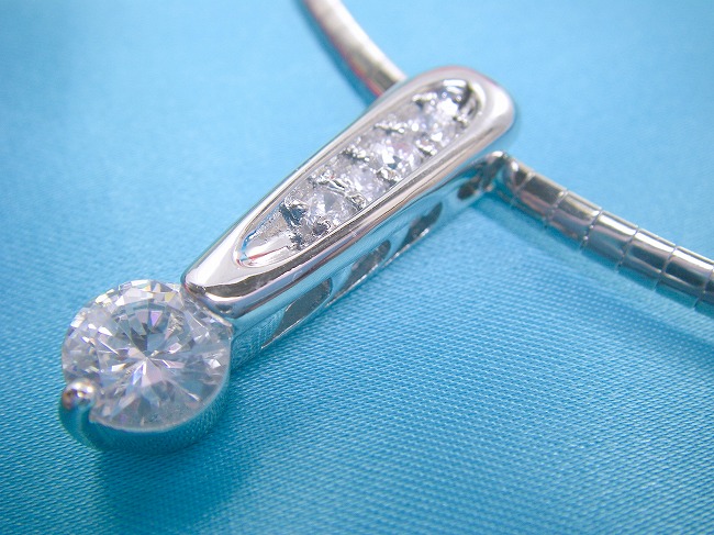 cz�A�N�Z�T���[�@�I���K�E�l�b�N���X