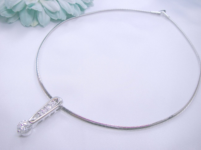 cz�A�N�Z�T���[�@�I���K�E�l�b�N���X