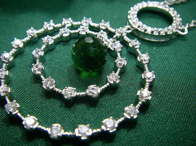 �L���[�r�b�N�W���R�j�A�E�A�N�Z�T���[�@�y���_���g