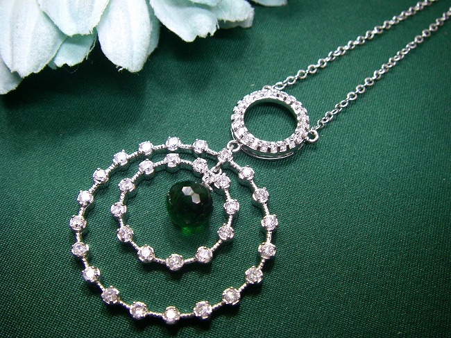 �L���[�r�b�N�W���R�j�A�E�A�N�Z�T���[�@�y���_���g