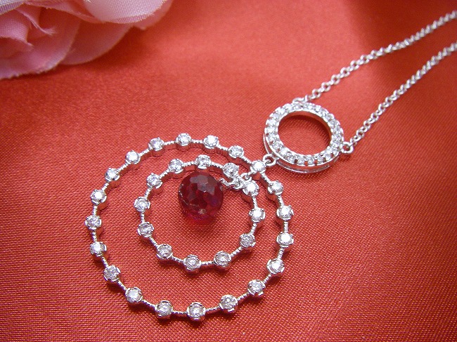 �L���[�r�b�N�W���R�j�A�E�A�N�Z�T���[�@�y���_���g