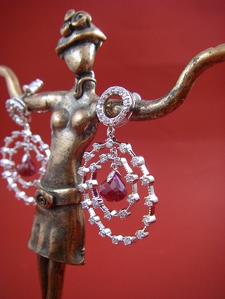 �L���[�r�b�N�W���R�j�A�E�A�N�Z�T���[�@�s�A�X