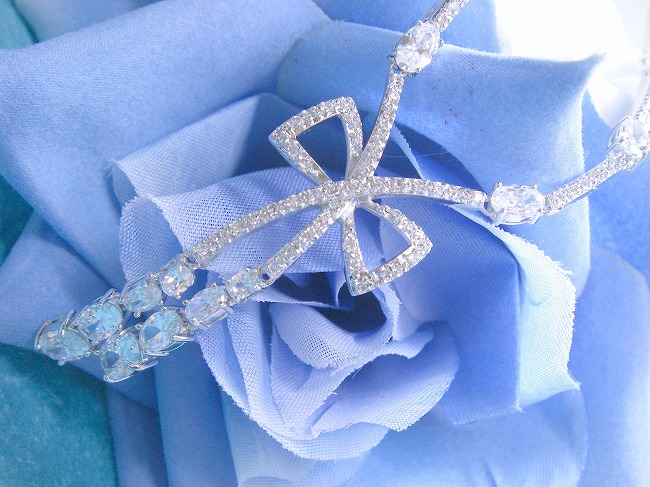 ���{�����`�[�t�@�L���[�r�b�N�W���R�j�A�E�l�b�N���X