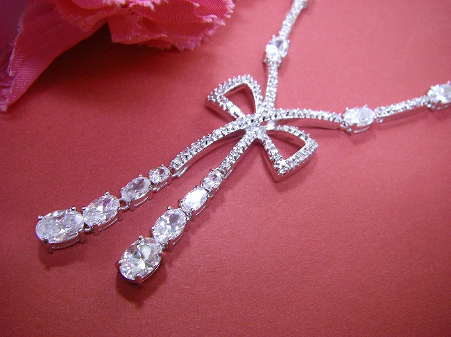 ���{�����`�[�t�@�L���[�r�b�N�W���R�j�A�E�l�b�N���X