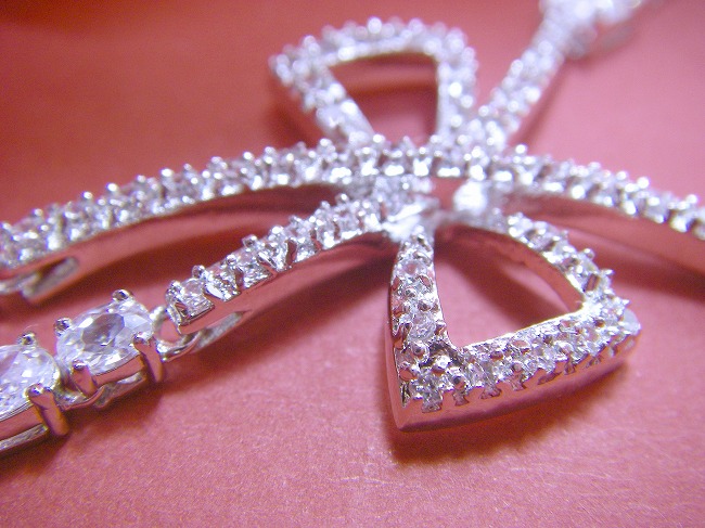 ���{�����`�[�t�@�L���[�r�b�N�W���R�j�A�E�l�b�N���X