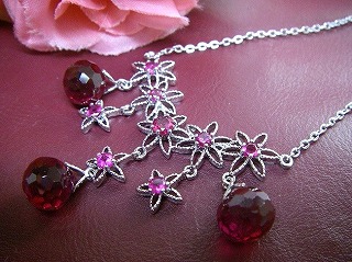 �L���[�r�b�N�W���R�j�A�E�A�N�Z�T���[�@�y���_���g