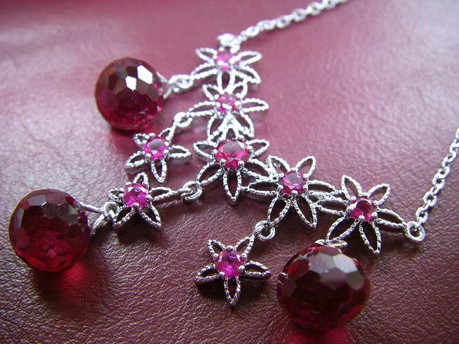 �L���[�r�b�N�W���R�j�A�E�A�N�Z�T���[�@�y���_���g