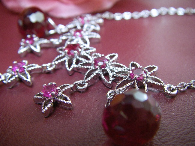 �L���[�r�b�N�W���R�j�A�E�A�N�Z�T���[�@�y���_���g