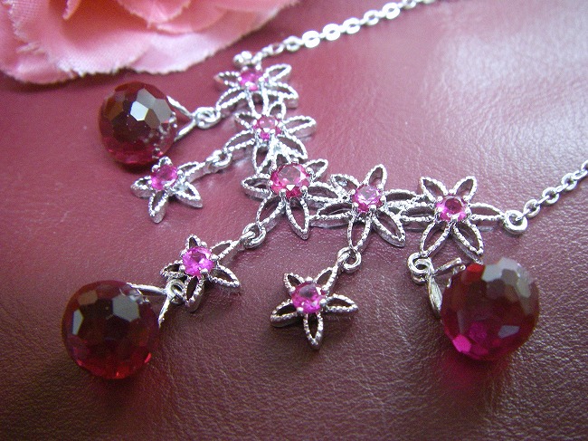 �L���[�r�b�N�W���R�j�A�E�A�N�Z�T���[�@�y���_���g