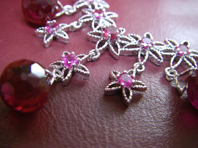 �L���[�r�b�N�W���R�j�A�E�A�N�Z�T���[�@�y���_���g