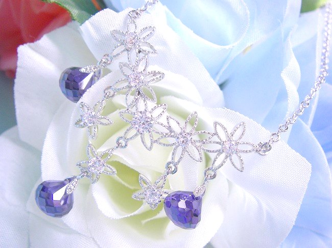 �L���[�r�b�N�W���R�j�A�E�A�N�Z�T���[�@�y���_���g